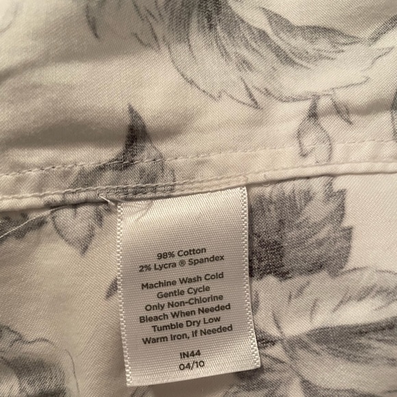 Talbots Stretch Short Sleeve Blouse Gray/White Size - 4 - Picture 4 of 4